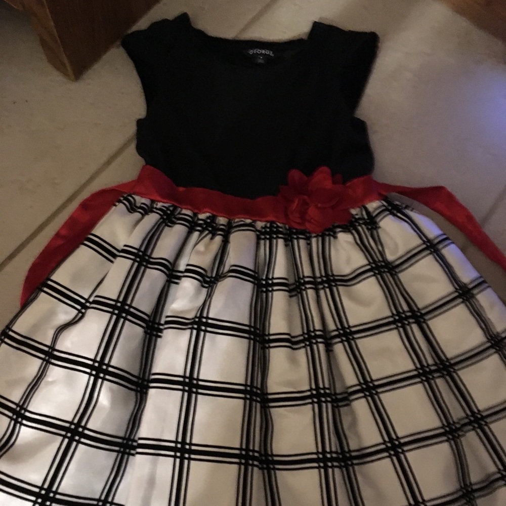 Black and white dress - Picture 1 of 1